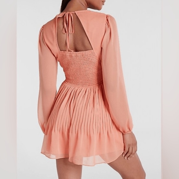 Express Peach Romper - Picture 2 of 16